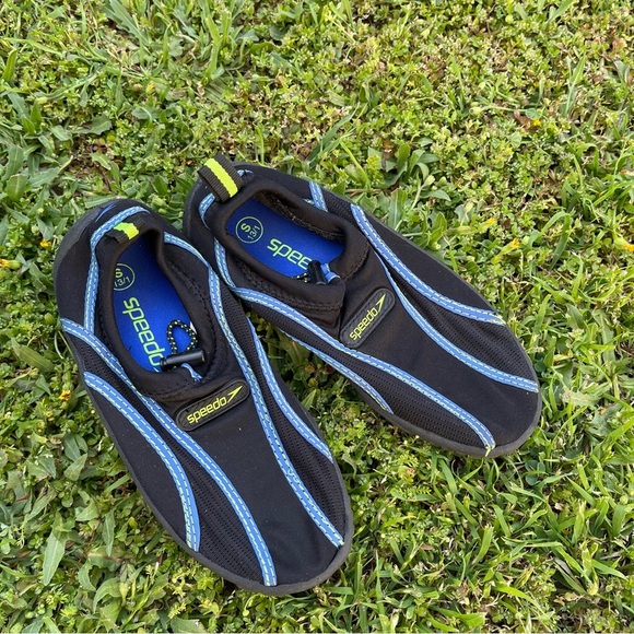 Speedo Junior Surf Water Shoes black 13-1 Preowned - Picture 1 of 4